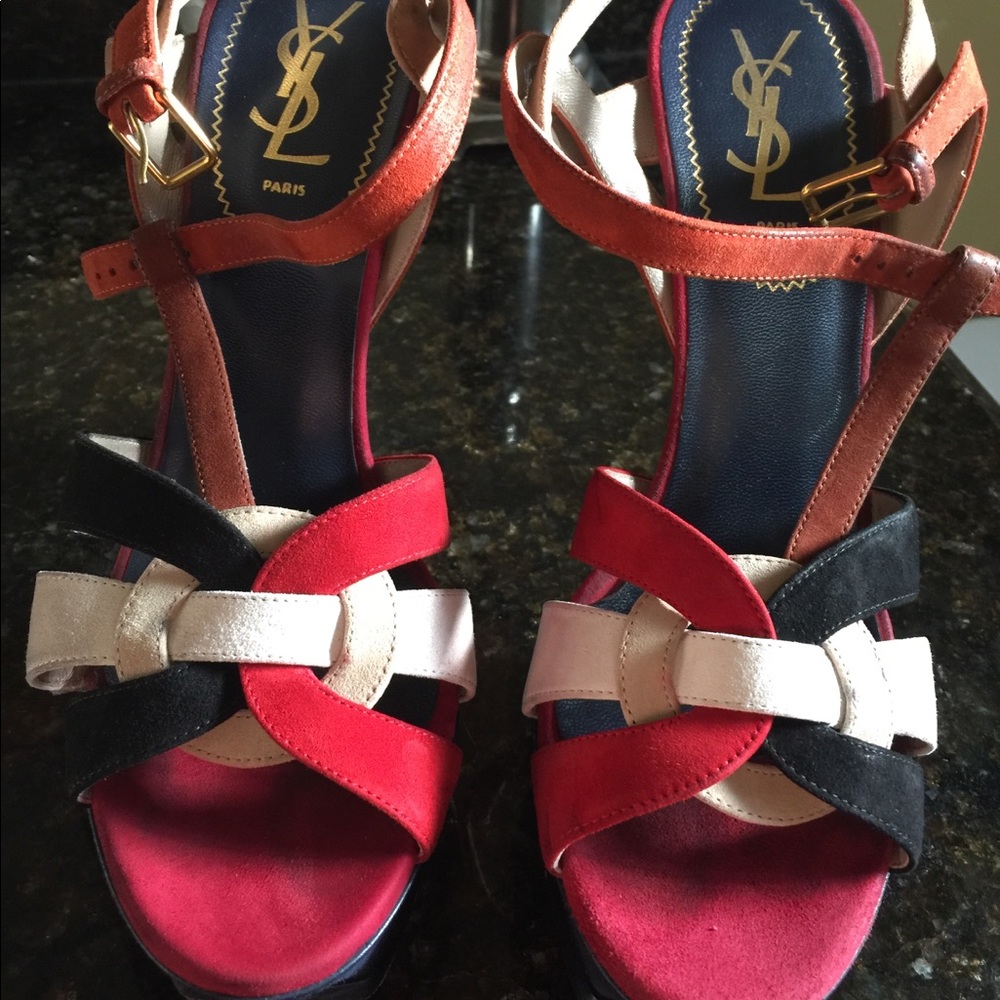 Yves Saint Laurent Pumps